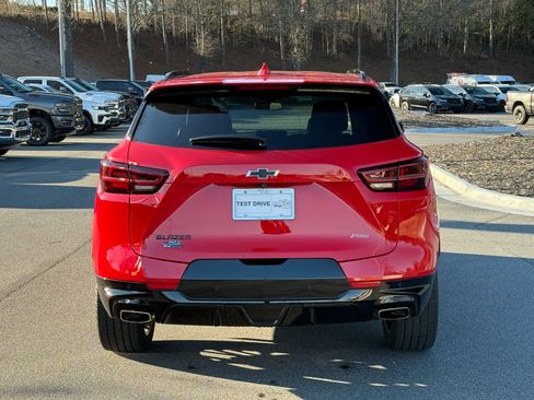 Used 2023 Chevrolet Blazer RS w/ Enhanced Convenience Package image 4