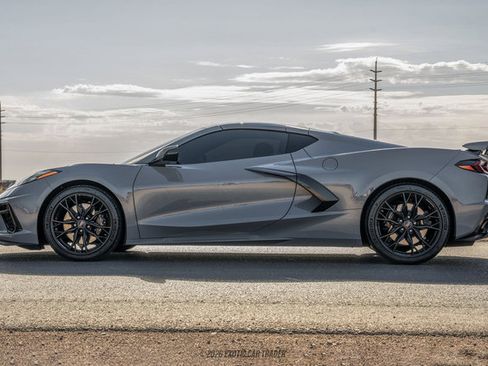 Used 2025 Chevrolet Corvette Stingray Premium Cpe w/ Z51 Performance Package RWD image 22