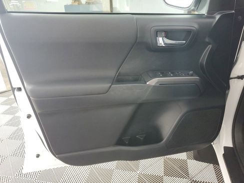 Used 2021 Toyota Tacoma TRD Off-Road image 27