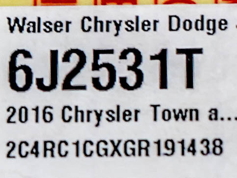 Used 2016 Chrysler Town & Country Touring-L w/ Driver Convenience Group FWD image 30