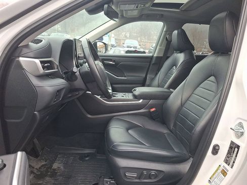 Used 2023 Toyota Highlander XLE w/ Protection Package #3 (TMS) image 14