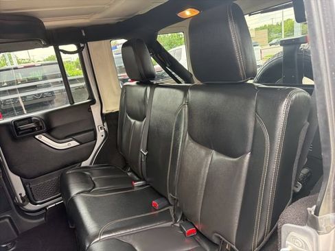Used 2017 Jeep Wrangler Unlimited Rubicon AWD/4WD image 21