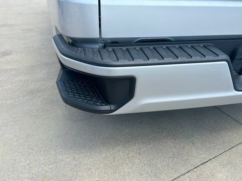 Used 2020 Chevrolet Silverado 1500 Custom w/ Custom Value Package AWD/4WD image 7