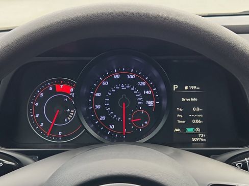 Used 2023 Hyundai Elantra SE image 19