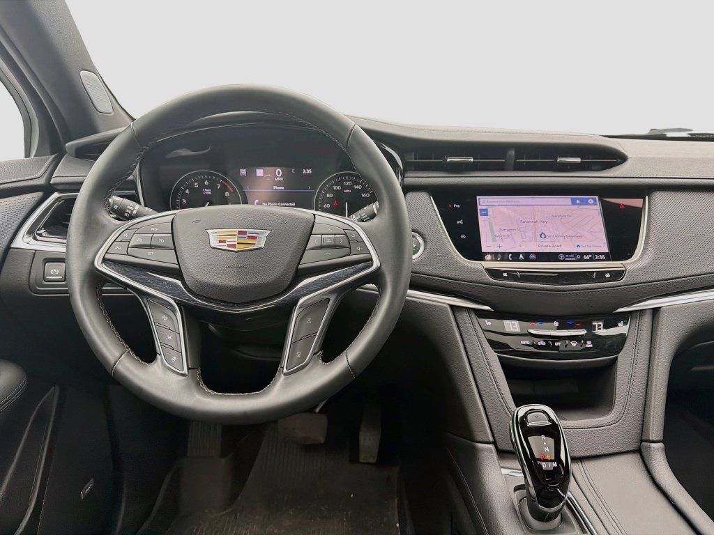 Used 2025 Cadillac XT5 Premium Luxury w/ Technology Package AWD/4WD image 24