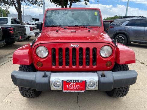 Used 2012 Jeep Wrangler Unlimited Sahara w/ Connectivity Group AWD/4WD image 8