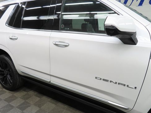 Used 2025 GMC Yukon Denali image 37