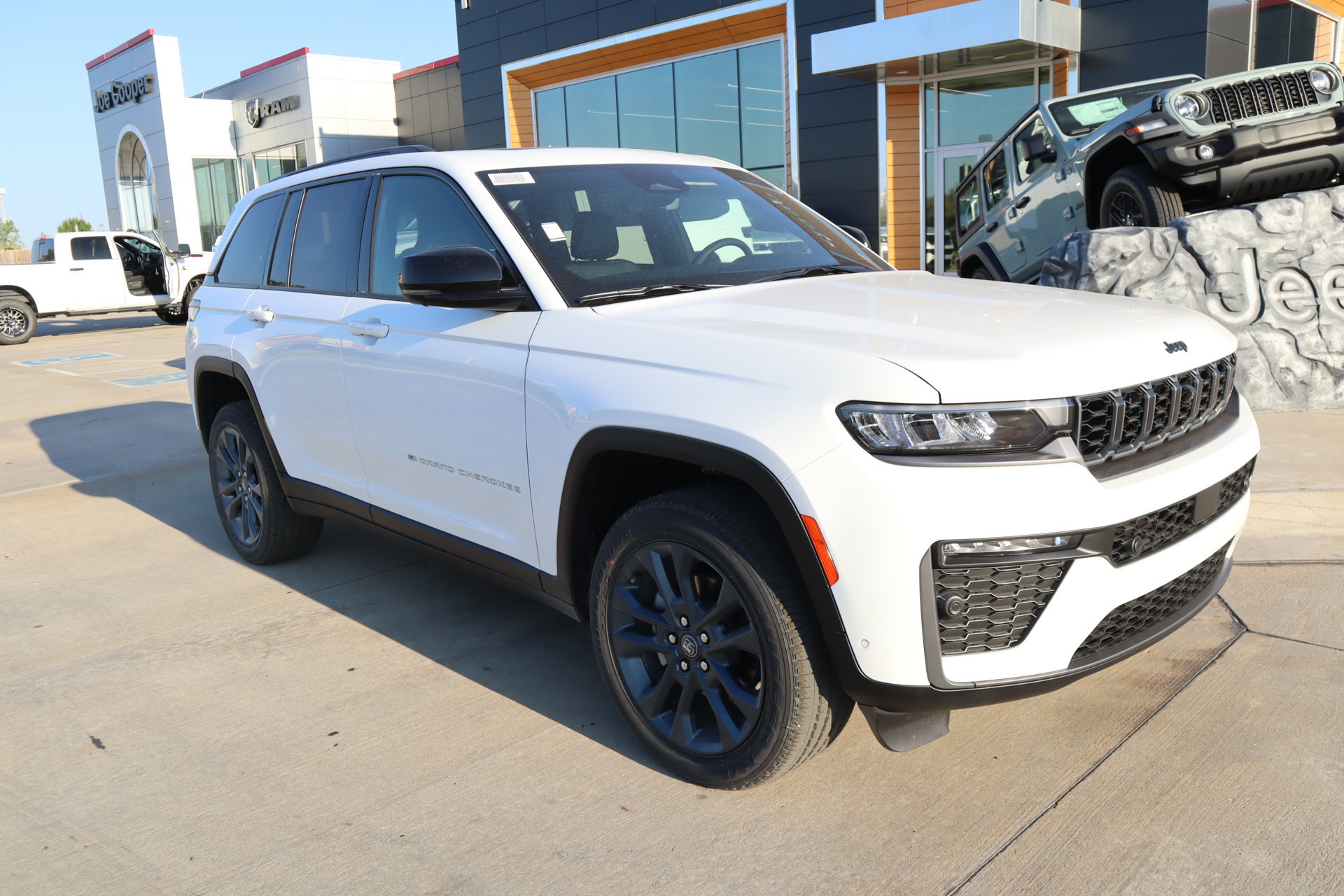 New 2026 Jeep Grand Cherokee Limited AWD/4WD 360° Tour