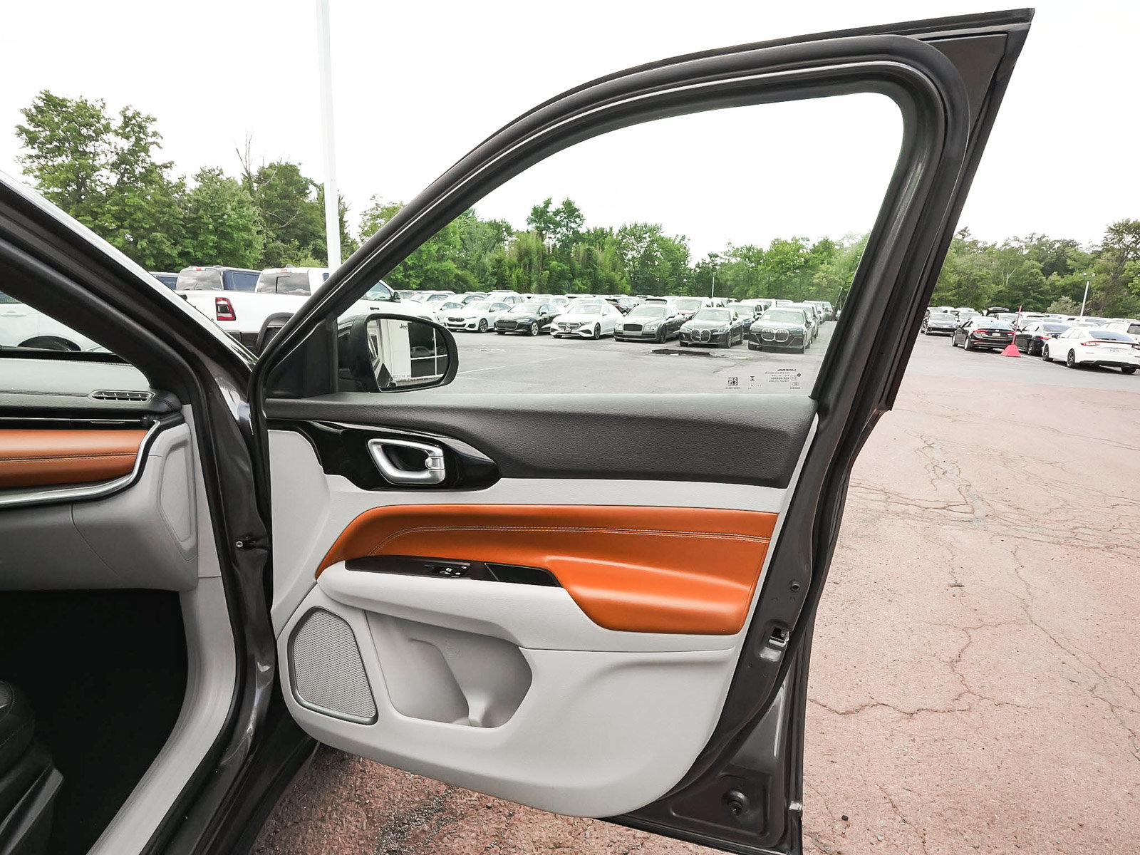 Used 2023 Jeep Compass Limited AWD/4WD image 14