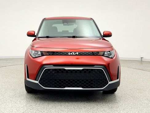 Used 2025 Kia Soul LX FWD image 2