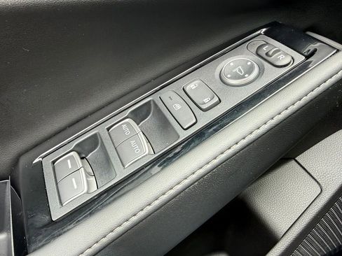 Certified 2025 Honda Accord Touring image 25