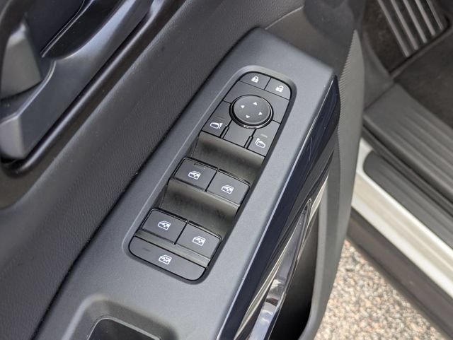 Used 2025 Nissan Pathfinder SV AWD/4WD image 14