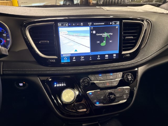 New 2027 Chrysler Pacifica Select w/ Family Tech Group AWD/4WD image 4