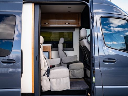 Used 2022 Mercedes-Benz Sprinter 3500 image 38