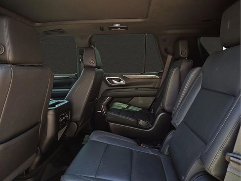 Used 2023 Chevrolet Tahoe Z71 w/ Luxury Package AWD/4WD image 10