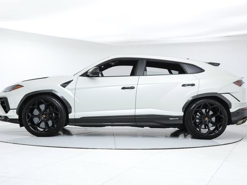 Used 2023 Lamborghini Urus Performante image 2