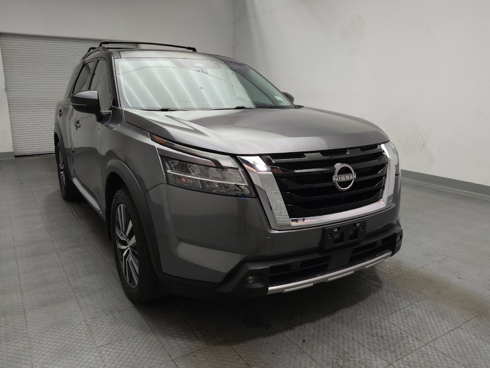 Used 2022 Nissan Pathfinder Platinum w/ Cargo Package FWD image 14