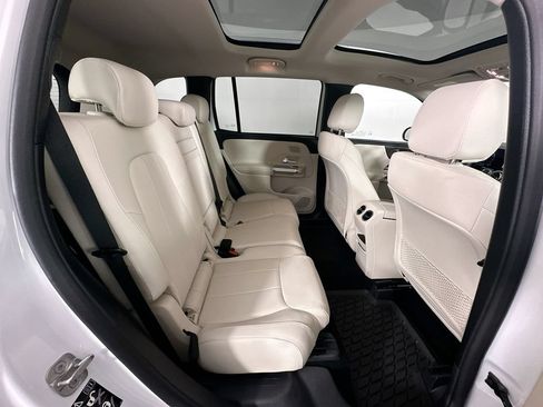 Used 2026 Mercedes-Benz GLB 250 4MATIC image 26