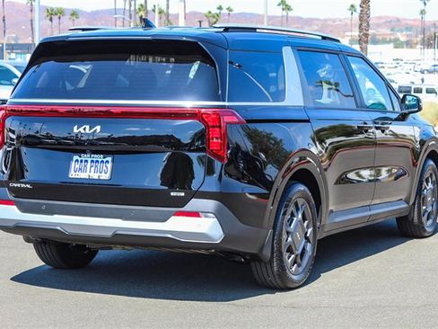 New 2026 Kia Carnival EX image 9