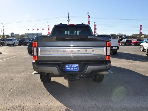 Used 2021 Ford F250 Limited image 4