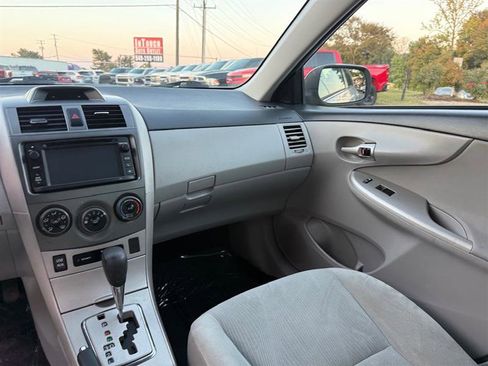 Used 2013 Toyota Corolla LE Special Edition image 21