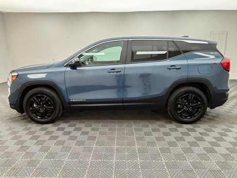 Used 2024 GMC Terrain SLE FWD image 9