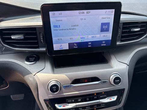 Used 2022 Ford Explorer XLT w/ Equipment Group 202A image 23