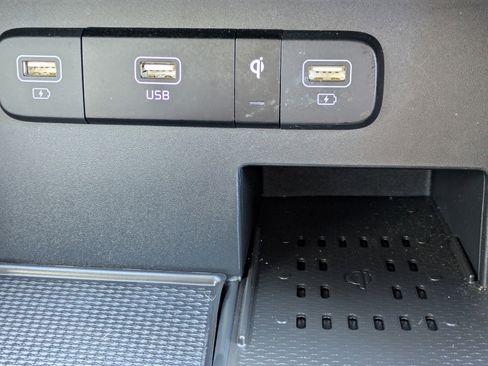Certified 2023 Kia Carnival SX FWD image 29
