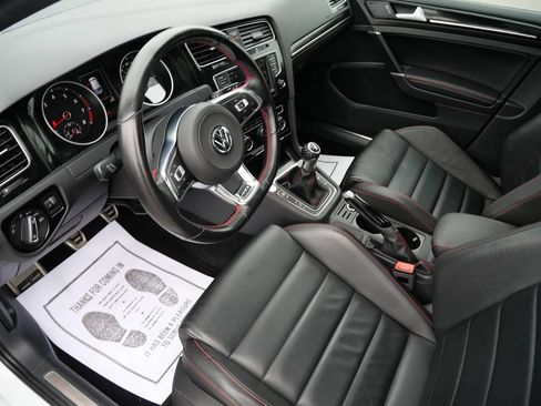 Used 2017 Volkswagen GTI SE FWD image 12