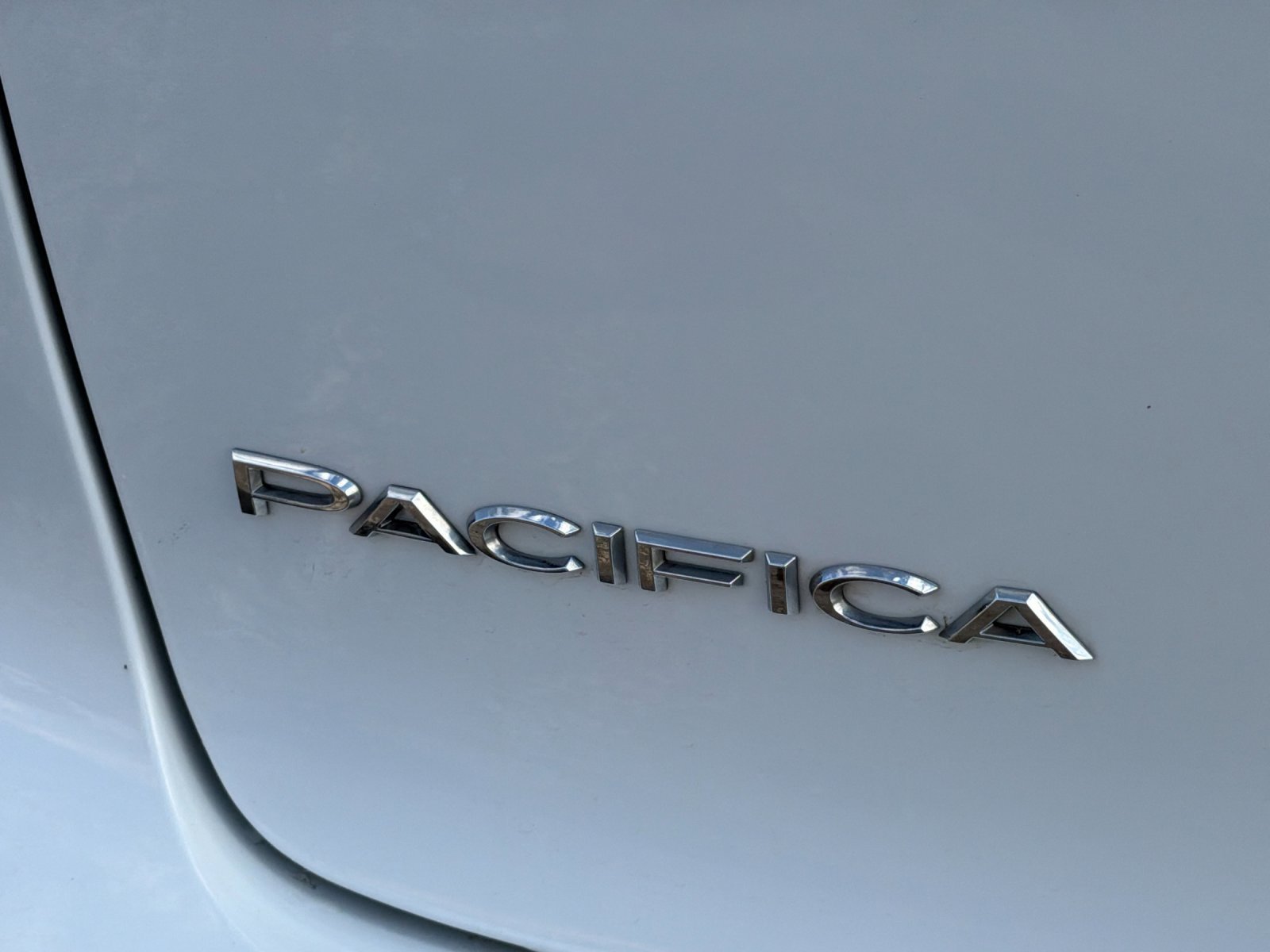 Used 2021 Chrysler Pacifica Touring FWD image 41