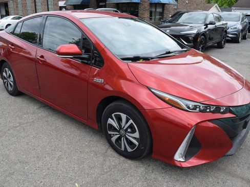 Used 2018 Toyota Prius Prime Premium FWD image 5