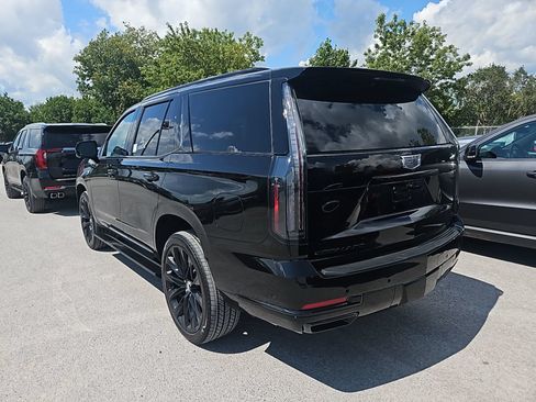 Used 2026 Cadillac Escalade Platinum Sport w/ LPO, ONYX Package AWD/4WD image 7