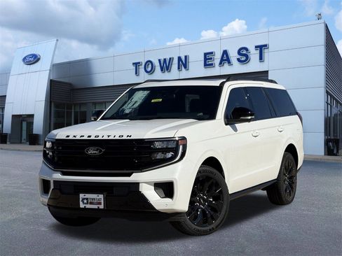 New 2025 Ford Expedition Platinum w/ Stealth Appearance Package image 24
