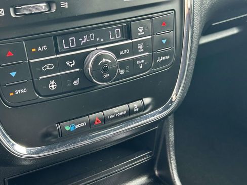 Used 2019 Dodge Grand Caravan GT FWD image 23