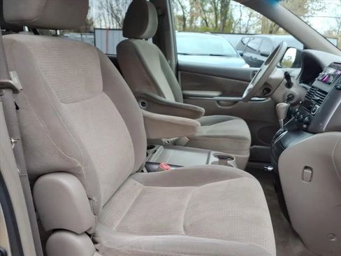 Used 2009 Toyota Sienna LE image 12