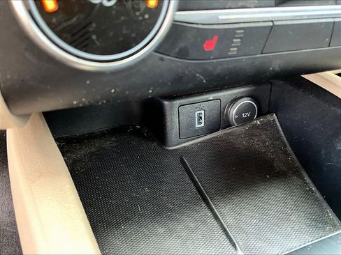 Used 2020 Ford Escape SE image 31