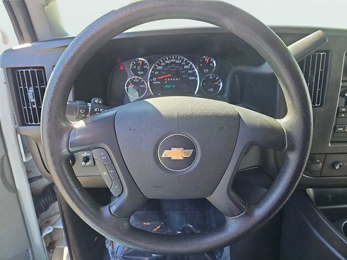 Used 2016 Chevrolet Express 2500 image 20