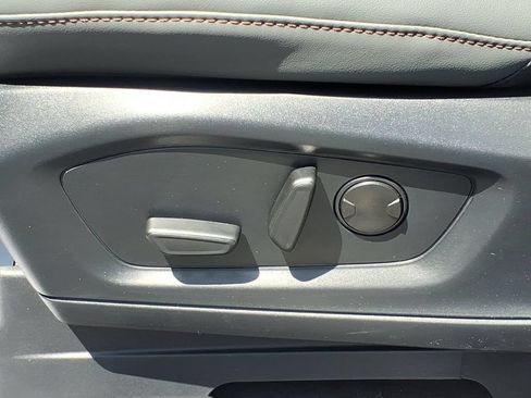 New 2026 Ford Explorer Active w/ Active Comfort Package AWD/4WD image 17