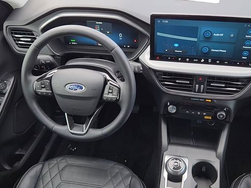 Used 2023 Ford Escape Platinum w/ Premium Technology Package image 6