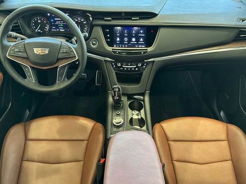 Certified 2025 Cadillac XT5 Sportv w/ Technology Package AWD/4WD image 13