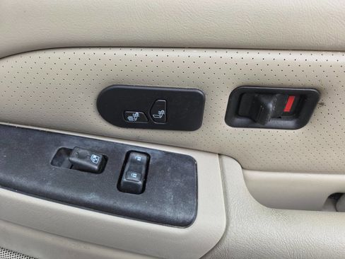 Used 2004 Cadillac Escalade AWD image 41