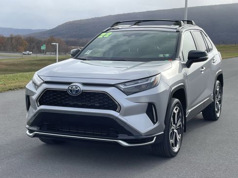 Used 2022 Toyota RAV4 XSE image 8