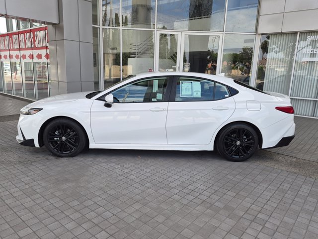 Used 2025 Toyota Camry SE FWD image 12