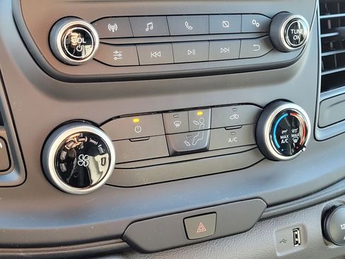 New 2025 Ford Transit 150 Low Roof image 46