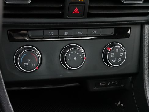 Certified 2022 Volkswagen Jetta Sport image 23