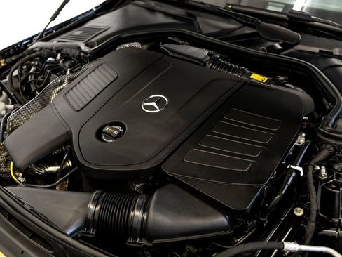 Used 2025 Mercedes-Benz C 300 Sedan image 31