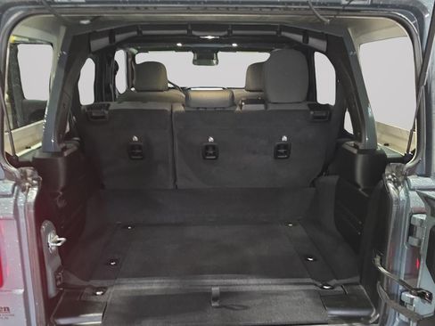 Used 2025 Jeep Wrangler Unlimited Sahara AWD/4WD image 22