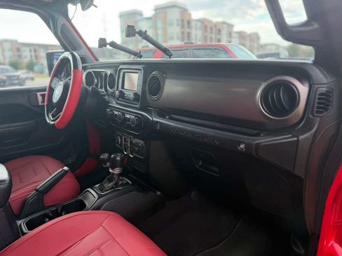 Used 2019 Jeep Wrangler Unlimited Sport S AWD/4WD image 13