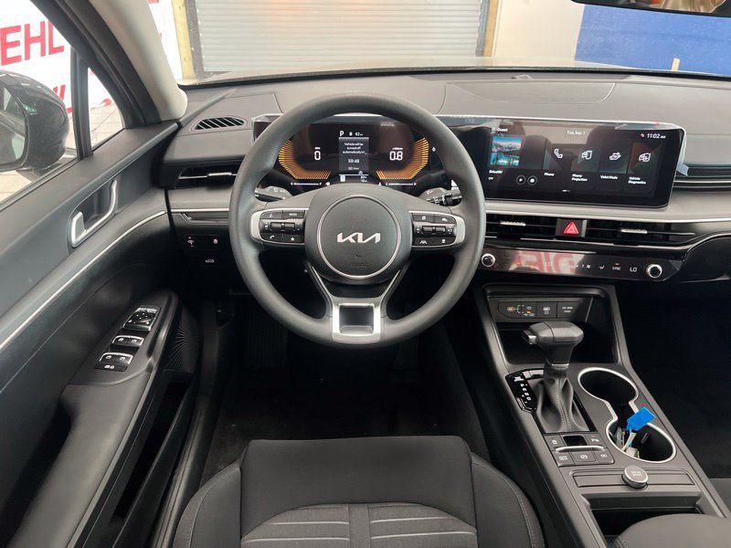 New 2026 Kia K5 LXS FWD image 30