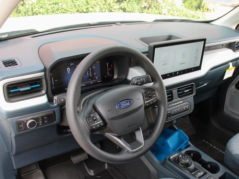 Used 2025 Ford Maverick XLT w/ Equipment Group 302A image 21